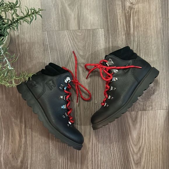 BRAND NEW BOYS SOREL BLACK LEATHER WATERPROOF MADSON HIKING BOOT SIZE 2 - Picture 2 of 8